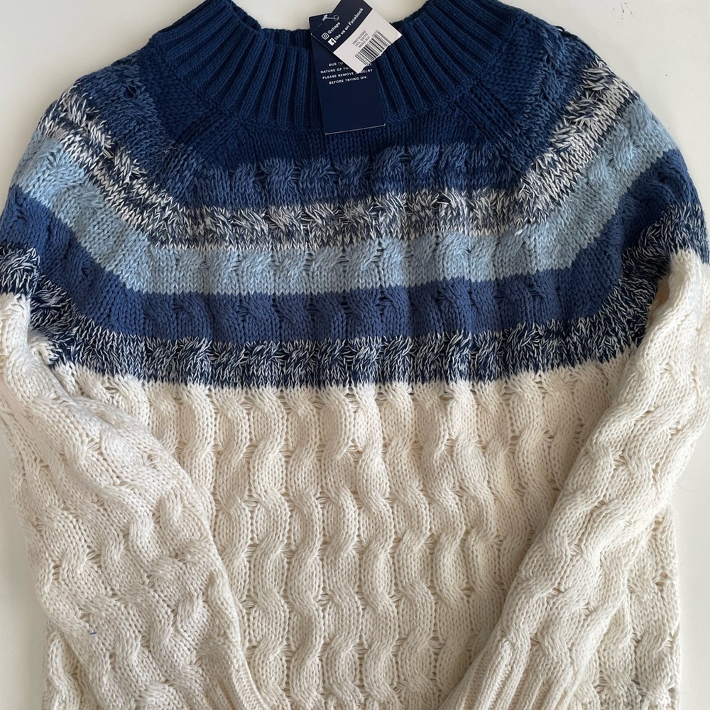 Chaps Women’s sweater, size large. NWT